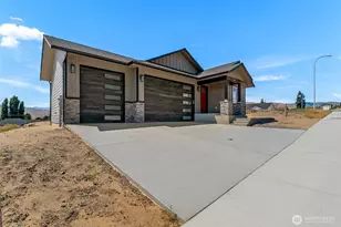 3240 NW Brianna Ave, East Wenatchee, WA 98802 - Photo 2