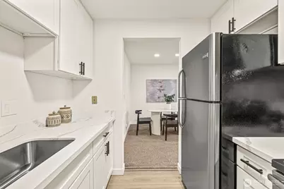 2929 76th Avenue SE #208, Mercer Island, WA 98040 - Photo 8