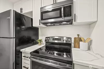 2929 76th Avenue SE #208, Mercer Island, WA 98040 - Photo 10
