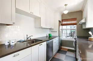 7900 Ashworth Ave N, Seattle, WA 98103 - Photo 12