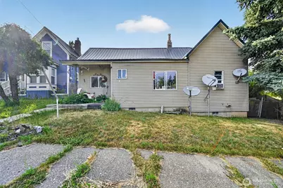 207 W Montana Avenue, Roslyn, WA 98941 - Photo 1