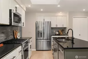 23912 SE 41st St, Sammamish, WA 98029 - Photo 18