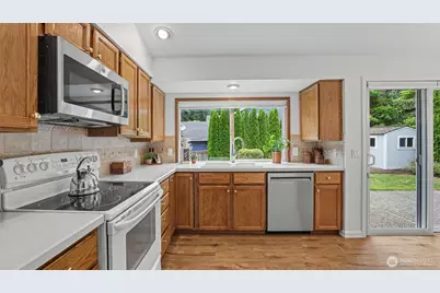 23900 SE 42nd Place S, Sammamish, WA 98029 - Photo 10