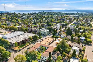 2205 Bigelow Ave N, Seattle, WA 98109 - Photo 40