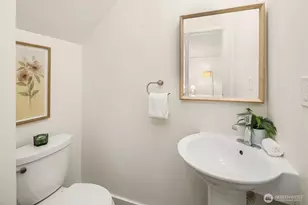 2205 Bigelow Ave N, Seattle, WA 98109 - Photo 16