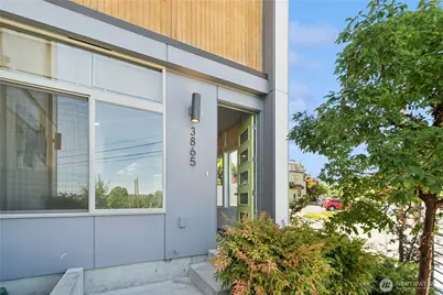 3865 Gilman Avenue W, Seattle, WA 98199 - Photo 2