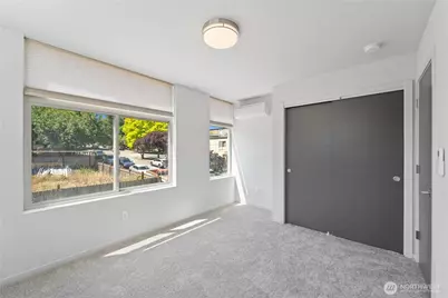 3865 Gilman Avenue W, Seattle, WA 98199 - Photo 22
