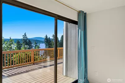 110 174th Place, Bellevue, WA 98008 - Photo 16