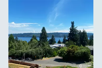 12321 42nd Avenue NE, Seattle, WA 98125 - Photo 2