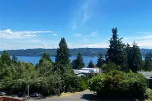 12321 42nd Ave NE, Seattle, WA 98125 - Photo 2