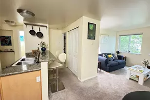300 10th Ave, Seattle, WA 98122 - Photo 16