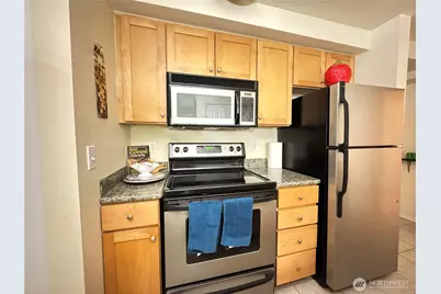 300 10th Avenue #B305, Seattle, WA 98122 - Photo 12