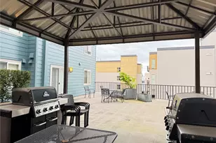 300 10th Ave, Seattle, WA 98122 - Photo 32