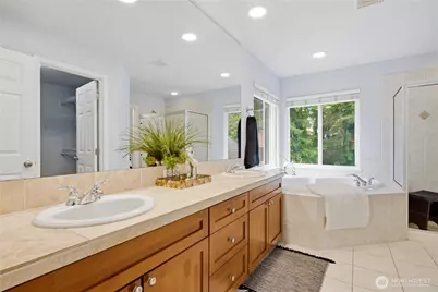 10115 NE 24th St, Bellevue, WA 98004 - Photo 22
