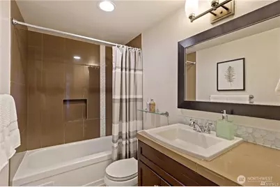 4561 Lake Washington Boulevard NE #203, Kirkland, WA 98033 - Photo 12