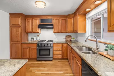 7061 NE 137th Street, Kirkland, WA 98034 - Photo 6