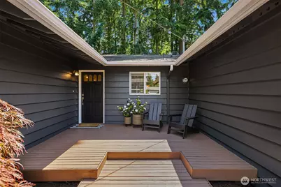 7061 NE 137th Street, Kirkland, WA 98034 - Photo 2