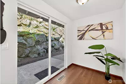 3415 24th Avenue W, Seattle, WA 98199 - Photo 10