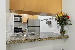 301 W Raye St, Seattle, WA 98119 - Photo 6