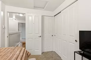 301 W Raye St, Seattle, WA 98119 - Photo 16
