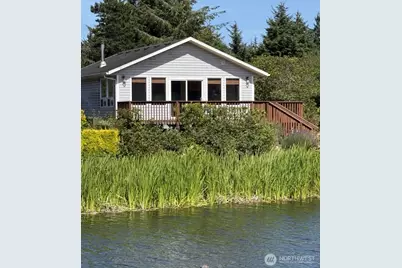 725 Wawona Avenue SW, Ocean Shores, WA 98569 - Photo 1