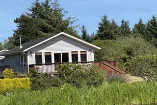 725 Wawona Ave SW, Ocean Shores, WA 98569 - Photo 1