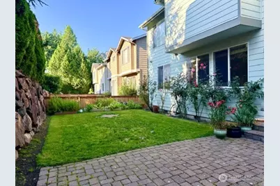 1506 225th Place SE, Sammamish, WA 98075 - Photo 2
