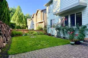 1506 225th Pl SE, Sammamish, WA 98075 - Photo 2