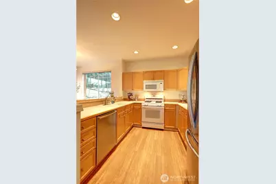 18654 NE 56th Court #18654, Redmond, WA 98052 - Photo 6