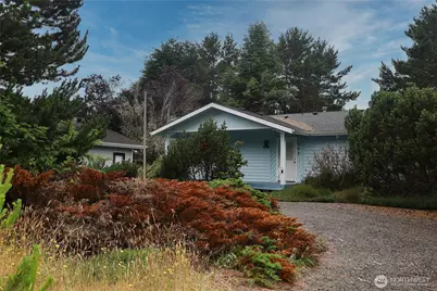 243 Octopus Avenue NE, Ocean Shores, WA 98569 - Photo 4