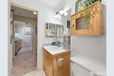 12345 Roosevelt Way NE #310, Seattle, WA 98125 - Photo 32