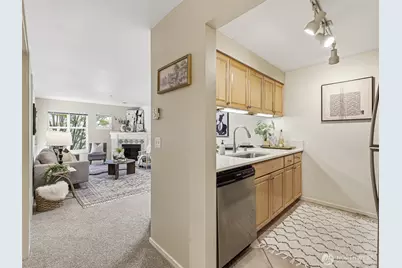 12345 Roosevelt Way NE #310, Seattle, WA 98125 - Photo 22