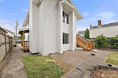 8314 S Park Avenue, Tacoma, WA 98408 - Photo 2