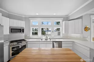 8651 Turners Bay Pl, Anacortes, WA 98221 - Photo 12