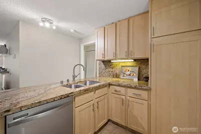 1300 University Street #4C, Seattle, WA 98101 - Photo 6