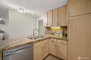 1300 University St, Seattle, WA 98101 - Photo 6