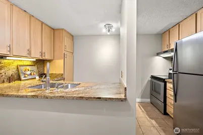 1300 University Street #4C, Seattle, WA 98101 - Photo 4