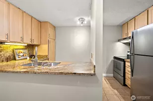 1300 University St, Seattle, WA 98101 - Photo 4