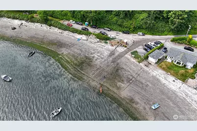 305 Baker Way, Camano Island, WA 98282 - Photo 38