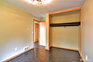 305 Baker Way, Camano Island, WA 98282 - Photo 32