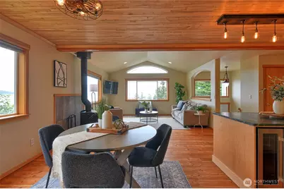 305 Baker Way, Camano Island, WA 98282 - Photo 16