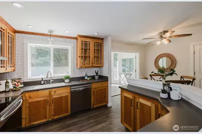 7685 NE Harbor View Drive, Poulsbo, WA 98370 - Photo 4