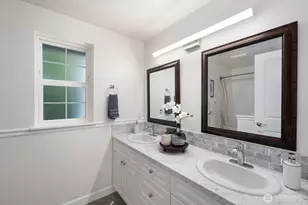 23333 Cedar Way, Mountlake Terrace, WA 98043 - Photo 12