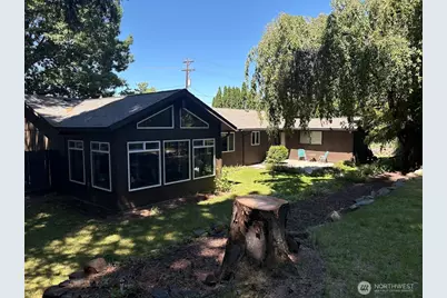 811 Kansas Avenue N, East Wenatchee, WA 98802 - Photo 2