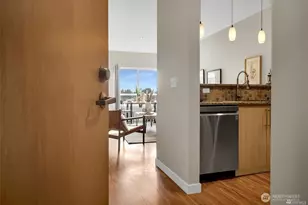 424 N 85th St, Seattle, WA 98103 - Photo 6
