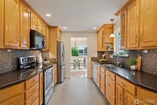 1011 Carol Way, Edmonds, WA 98020 - Photo 16
