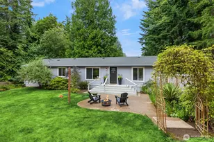 11727 Arrow Point Dr NE, Bainbridge Island, WA 98110 - Photo 2