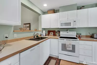 4304 S 220th Place, Kent, WA 98032 - Photo 16