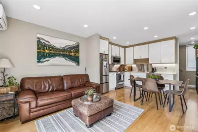 3665 Interlake Avenue N #B, Seattle, WA 98103 - Photo 2
