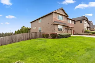 2746 NW Kent St, Camas, WA 98607 - Photo 2